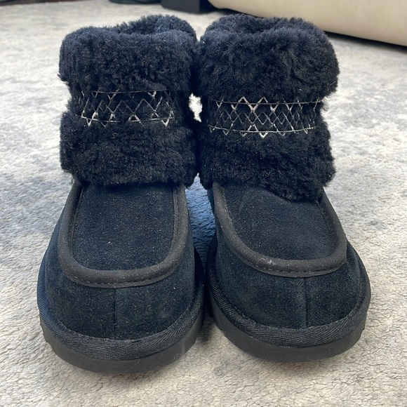 New UGG Mini Braid Boot Short Sheepskin Fur Black 1148930 Sz 5 - Picture 8 of 15